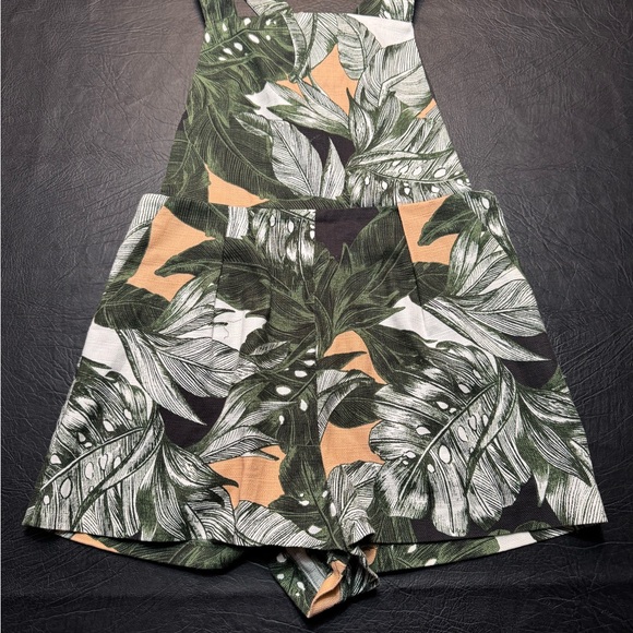 Topshop Tropical Leaf Print Romper Shorts Sz 6 Green Tan O-Ring Back  Festival - Picture 2 of 8
